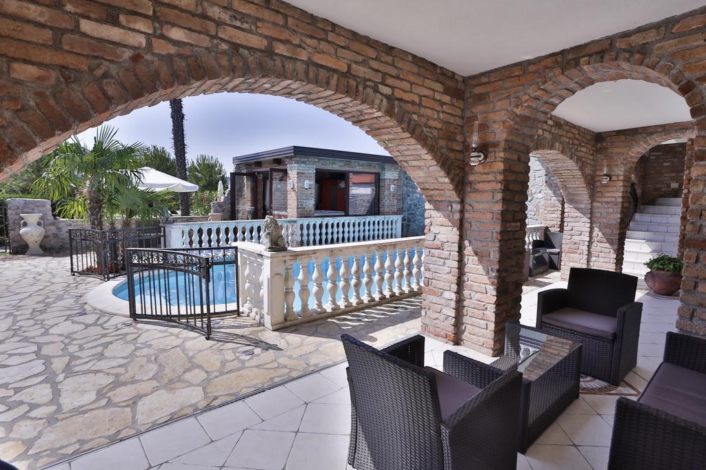 Casa Oasa -Accommodation , Pizzeria & Bar Marezige Esterno foto