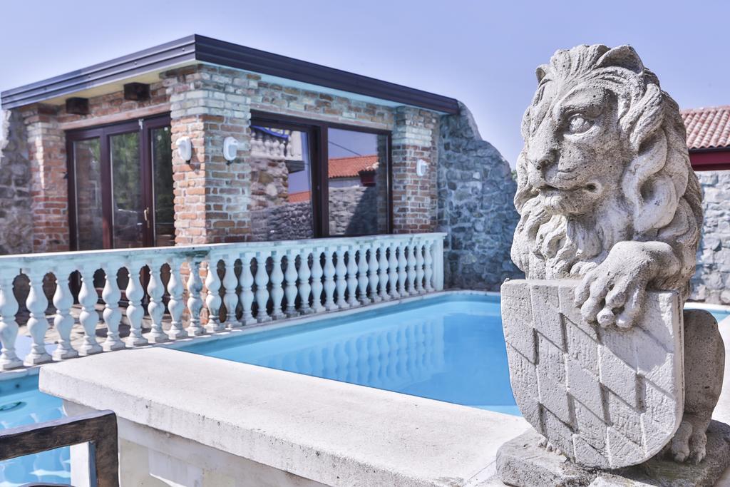 Casa Oasa -Accommodation , Pizzeria & Bar Marezige Esterno foto