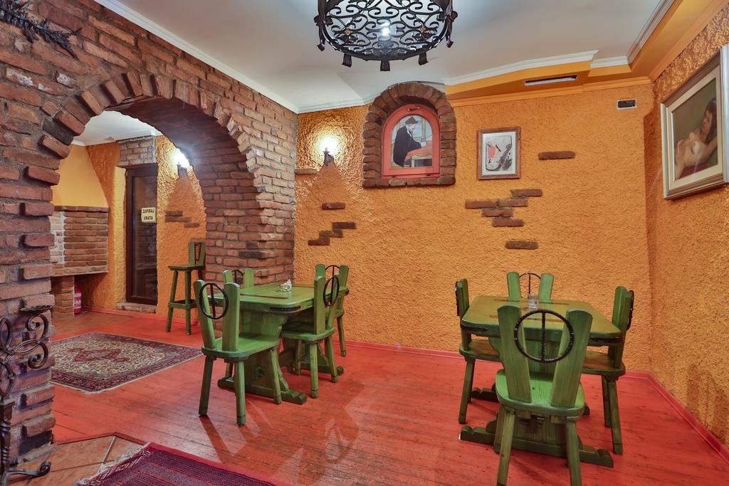 Casa Oasa -Accommodation , Pizzeria & Bar Marezige Esterno foto